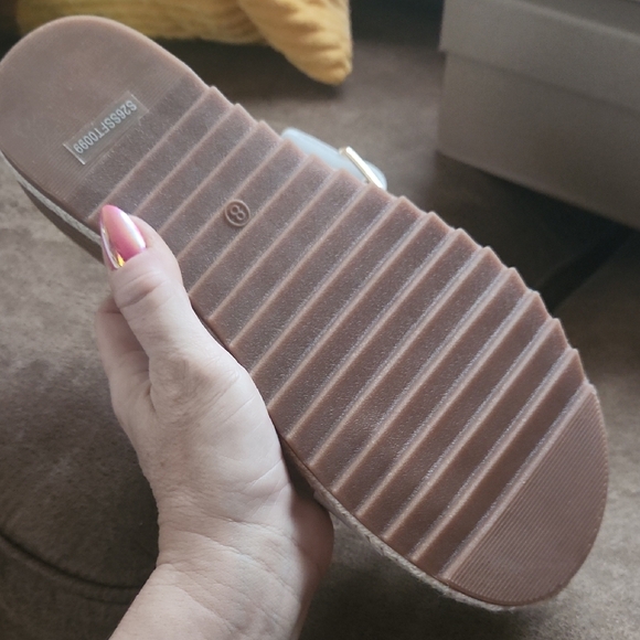 Shibever Women's White Slide Sandals - Picture 8 of 11